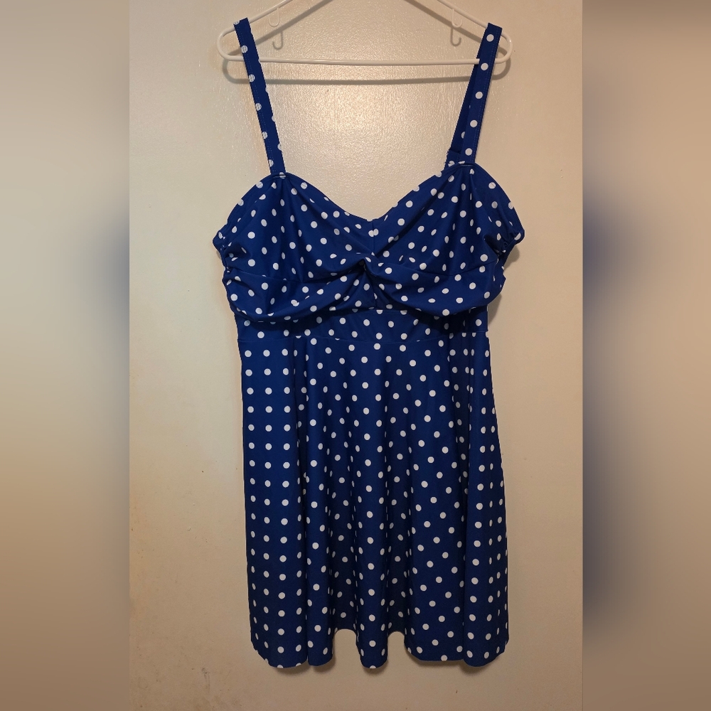 Bloomchic Blue and White Polka Dot 2-piece Plus Sized Swimsuit Set